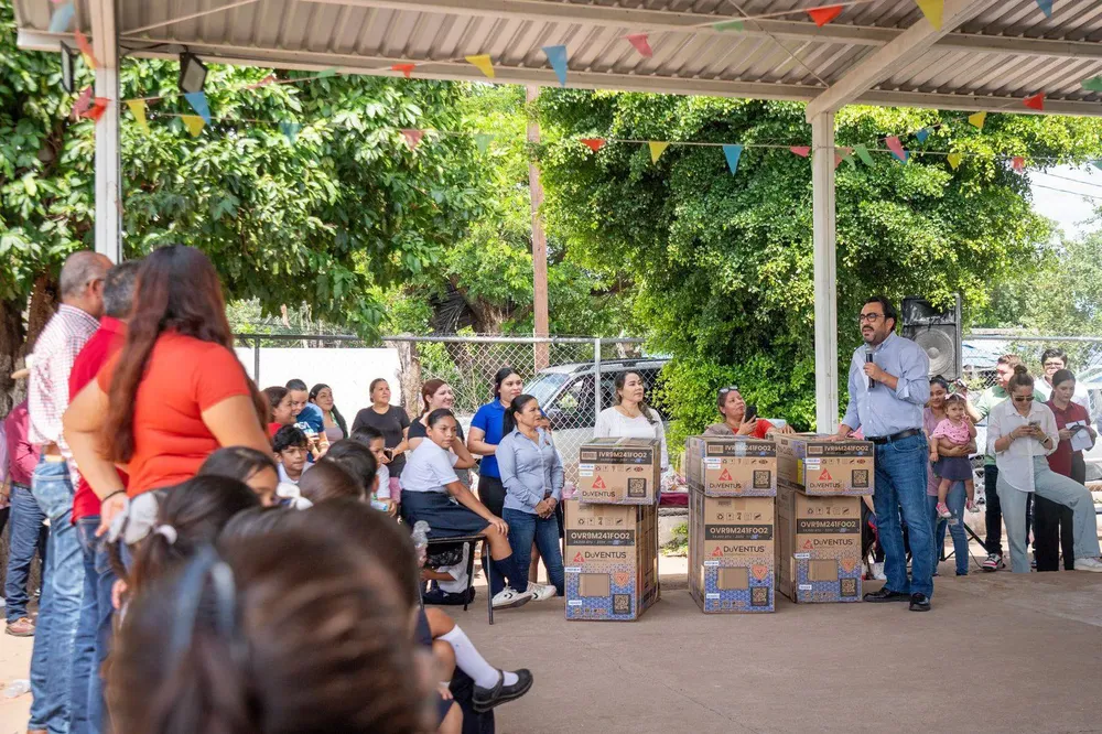 557632091_122137289378898185_5733817639984460718_n