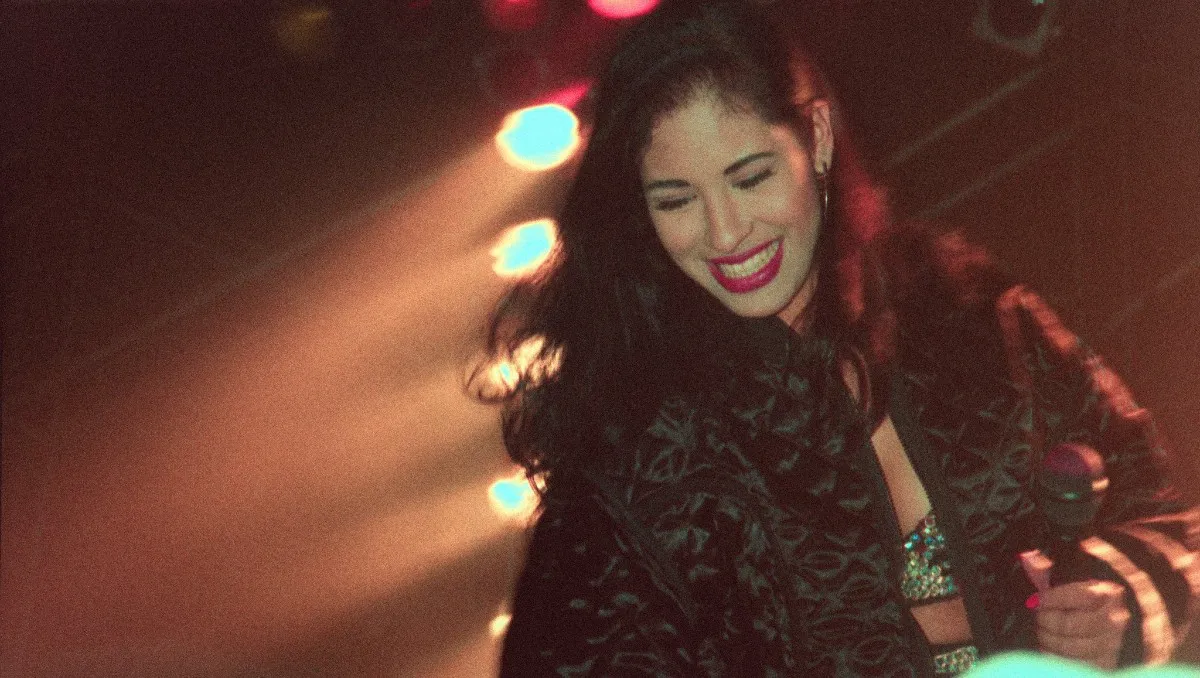 selena-dinos-documental-engrandece-legado